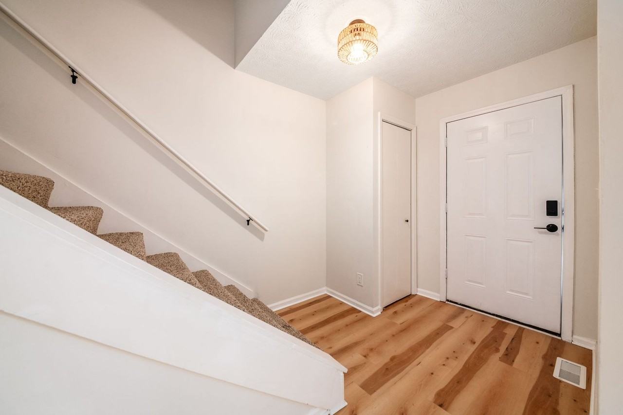 2293 Ayers Dr - Photo 5 of 47