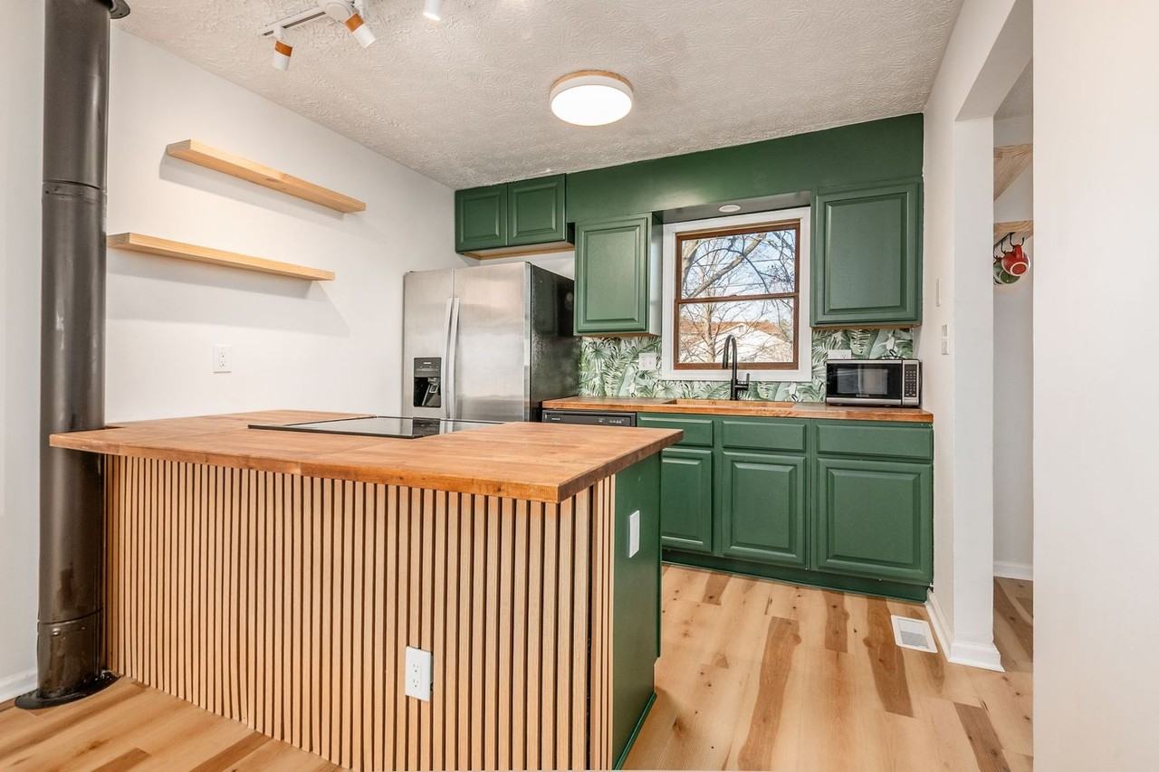 2293 Ayers Dr - Photo 7 of 47