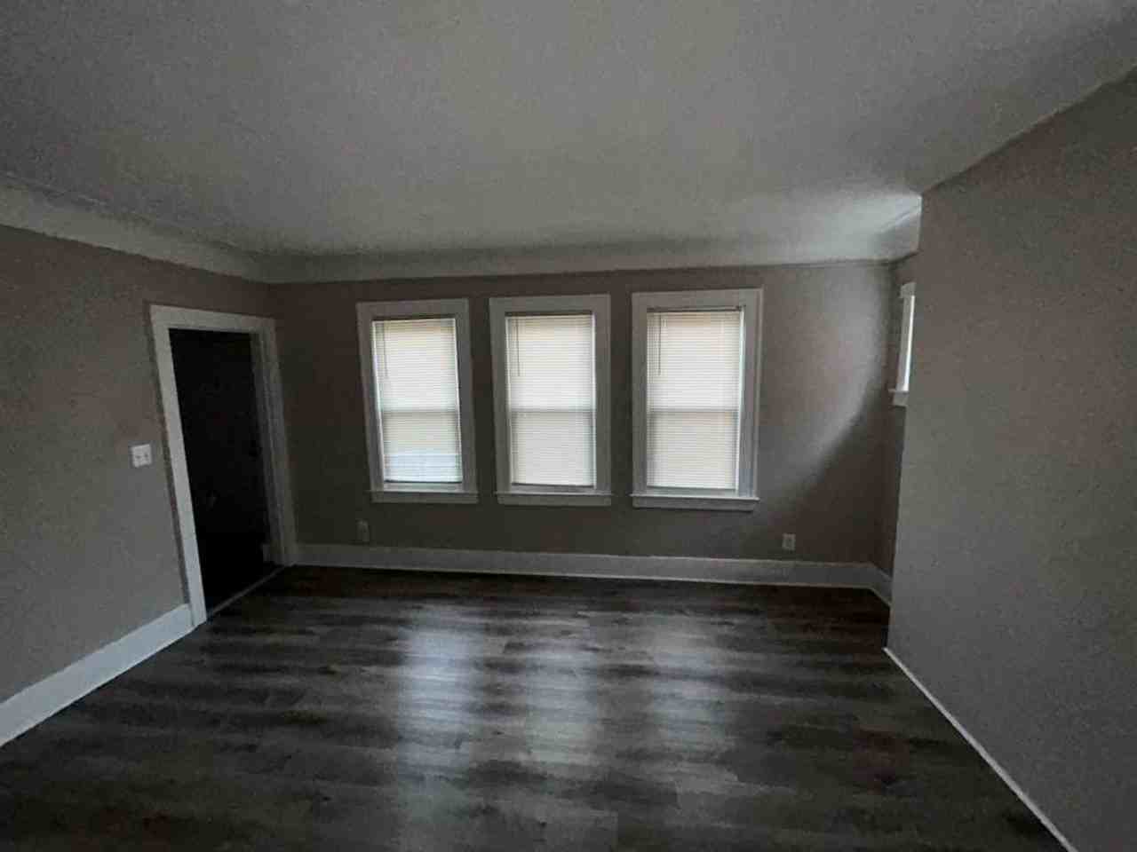 16559 Sorrento St - Photo 3 of 24