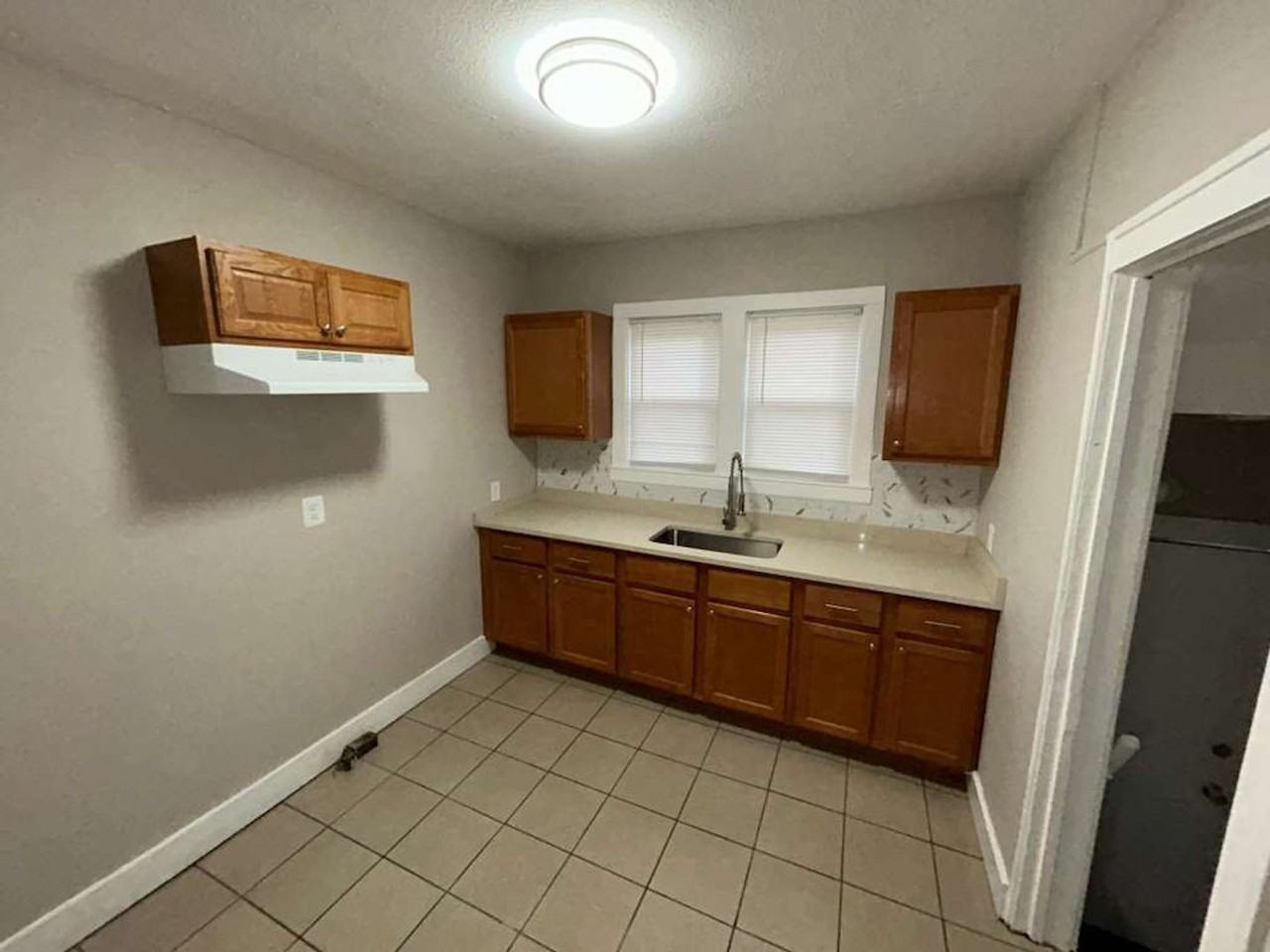 16559 Sorrento St - Photo 6 of 24