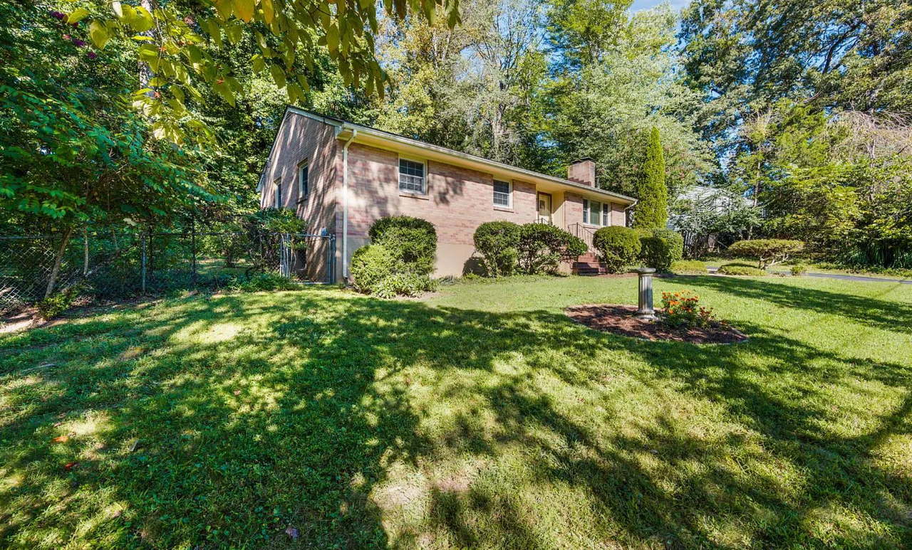 1927 Indian Hill Rd - Photo 4 of 16