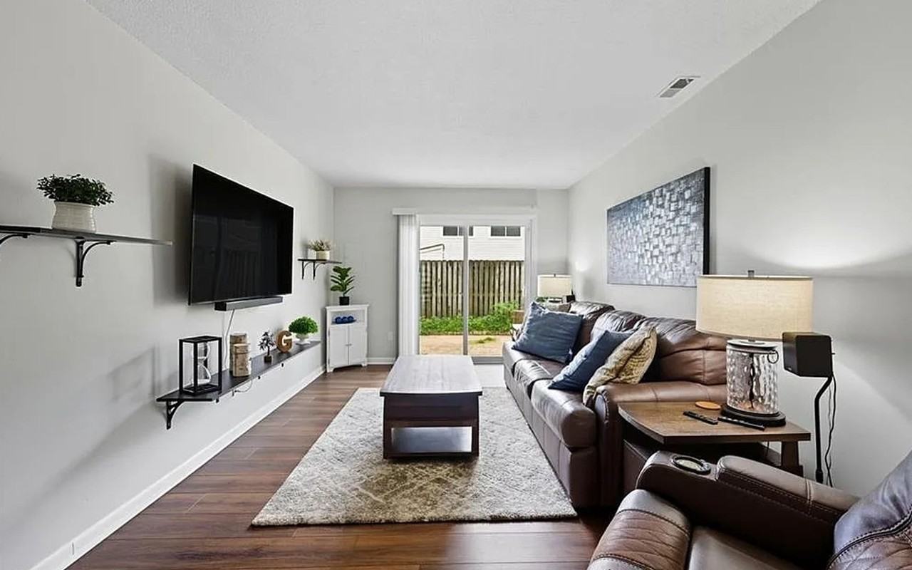 5025 Clairmont Ct - Photo 2 of 5