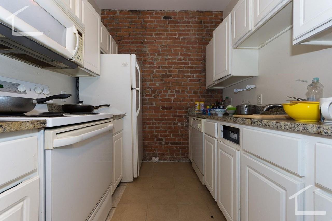 1124 Commonwealth Ave - Photo 2 of 16