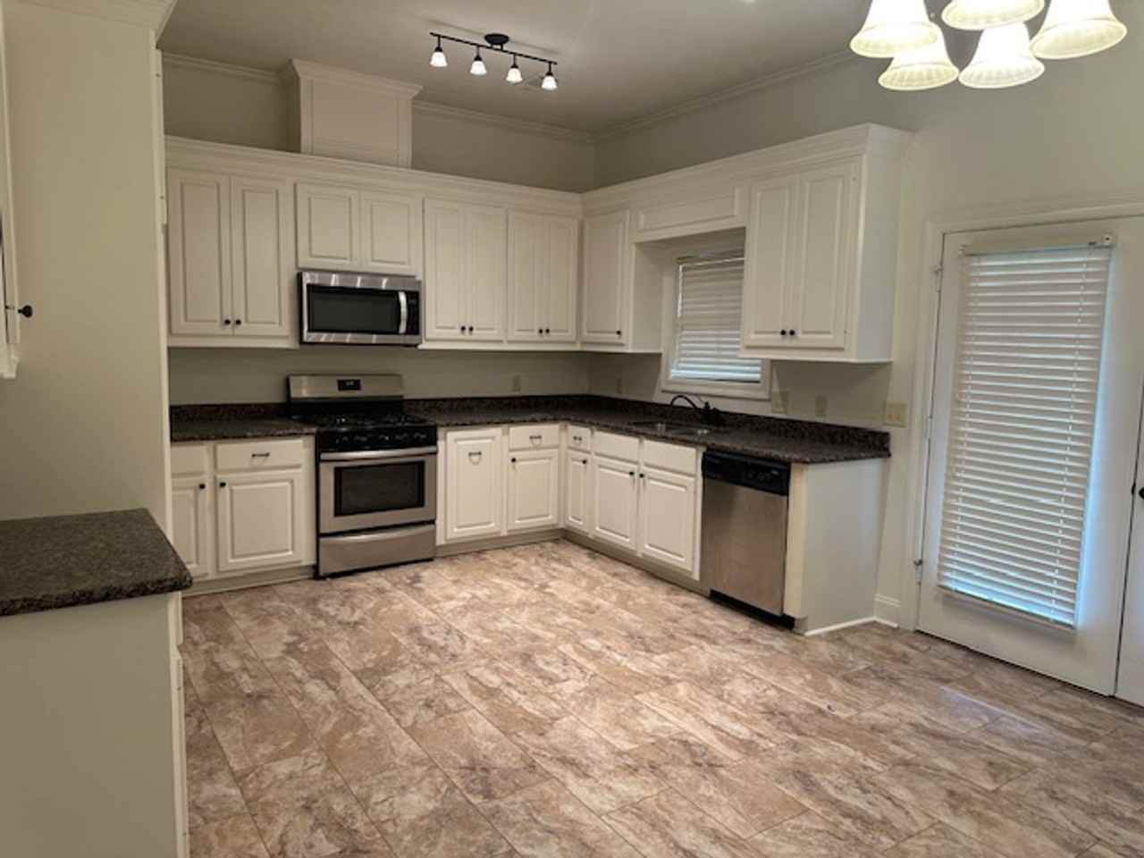 108 Northwind Dr - Photo 6 of 10