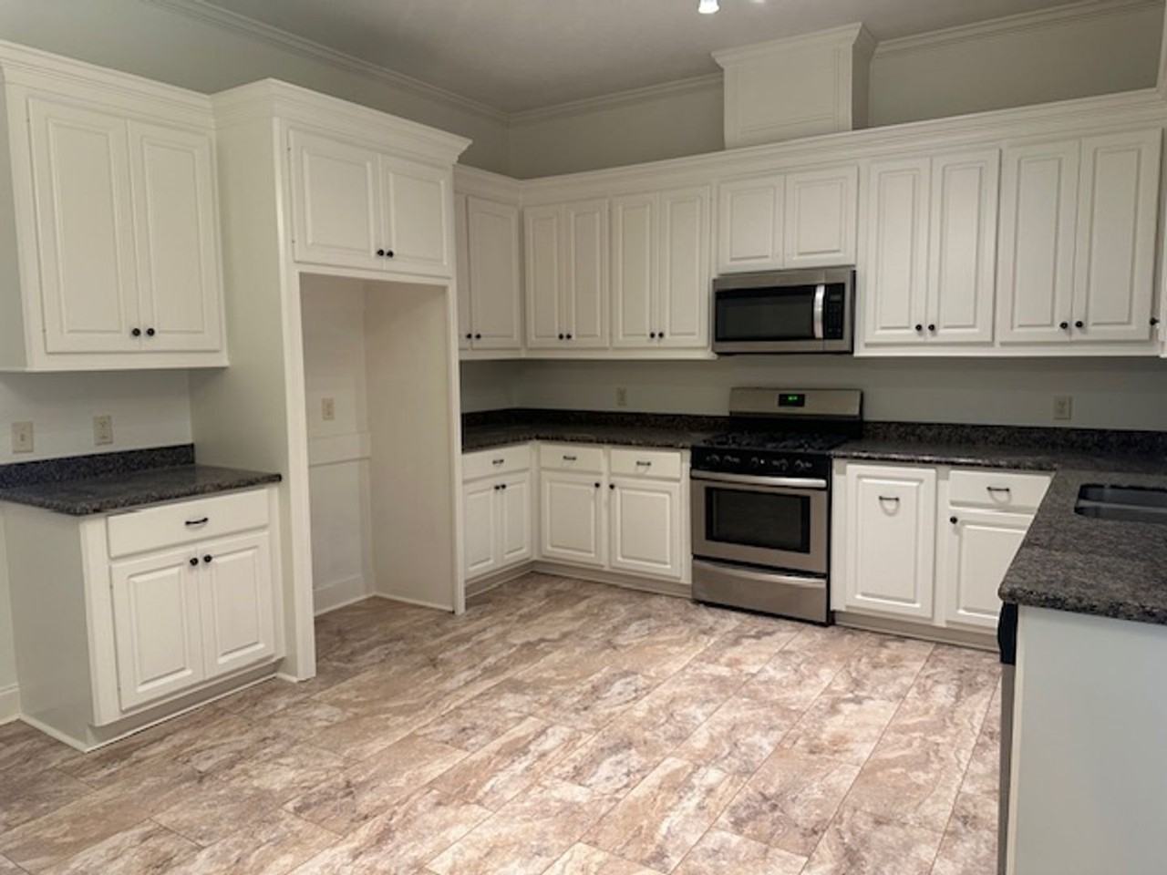 108 Northwind Dr - Photo 7 of 10