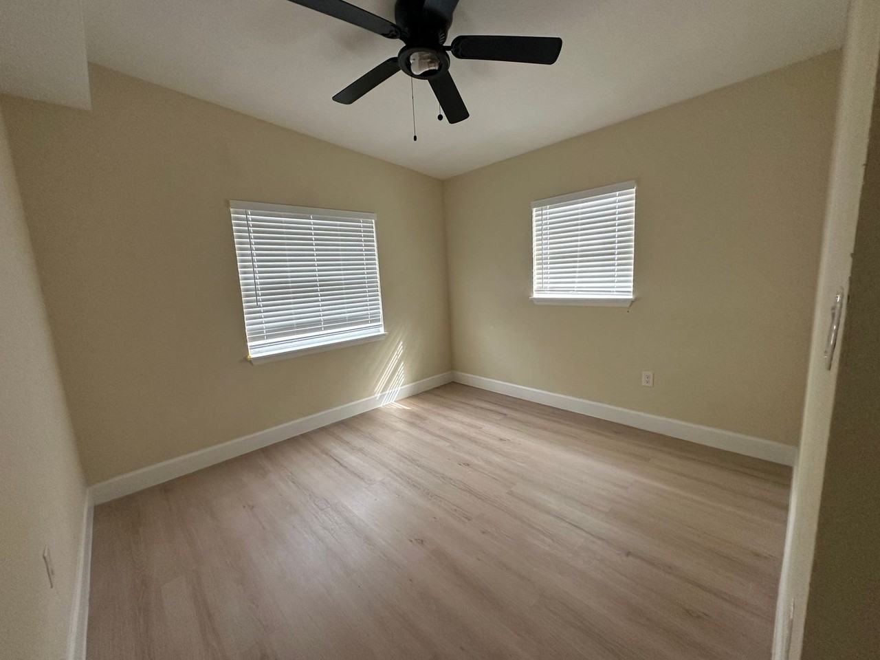 3416 W Oakellar Ave - Photo 7 of 19