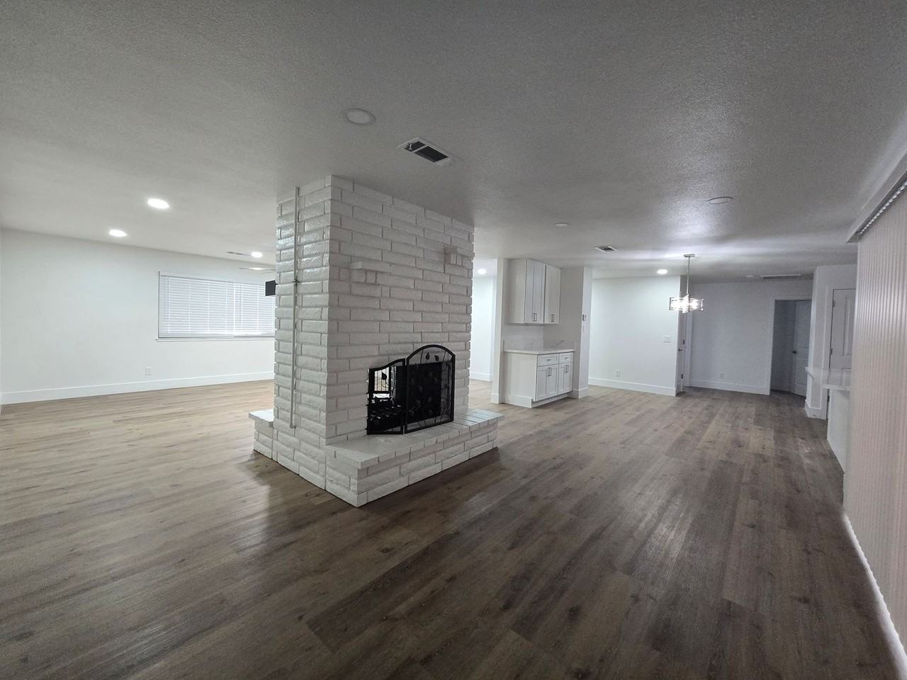 2329 Michael Cir - Photo 4 of 27