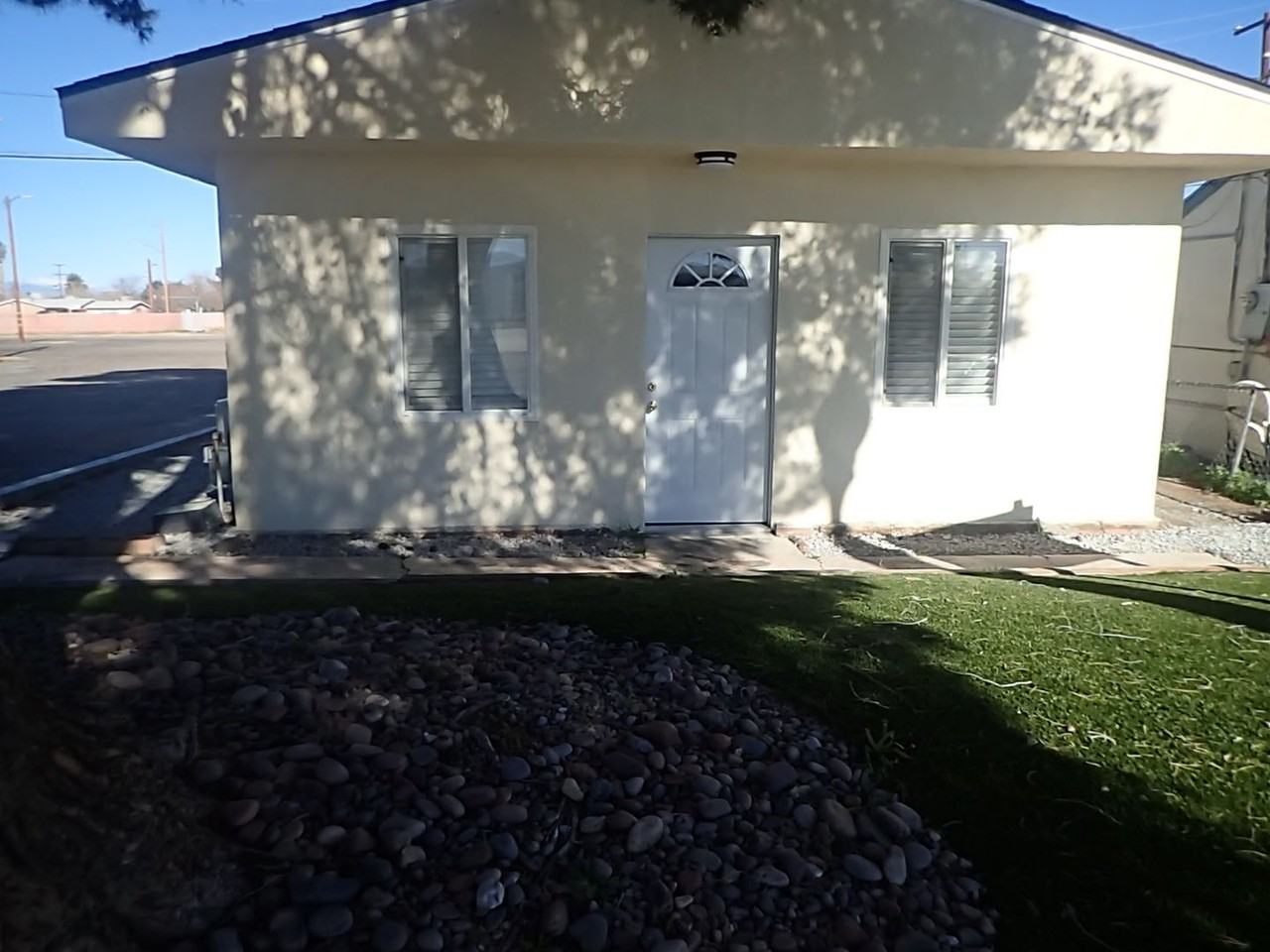 332 W Ridgecrest Blvd - Photo 2 of 8