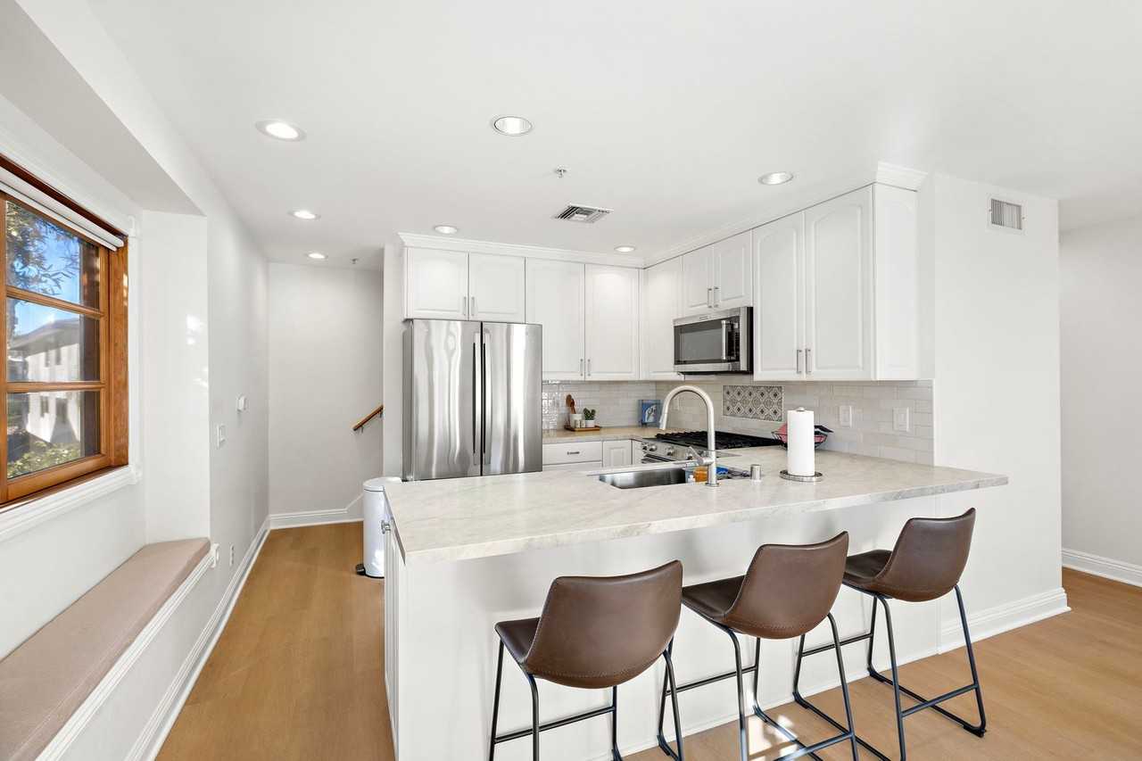 416 Avenida Santa Barbara #B - Photo 4 of 19