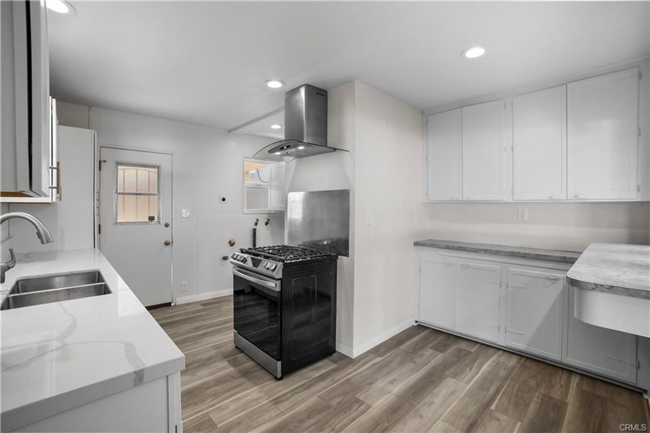 7400 Cozycroft Ave - Photo 4 of 14