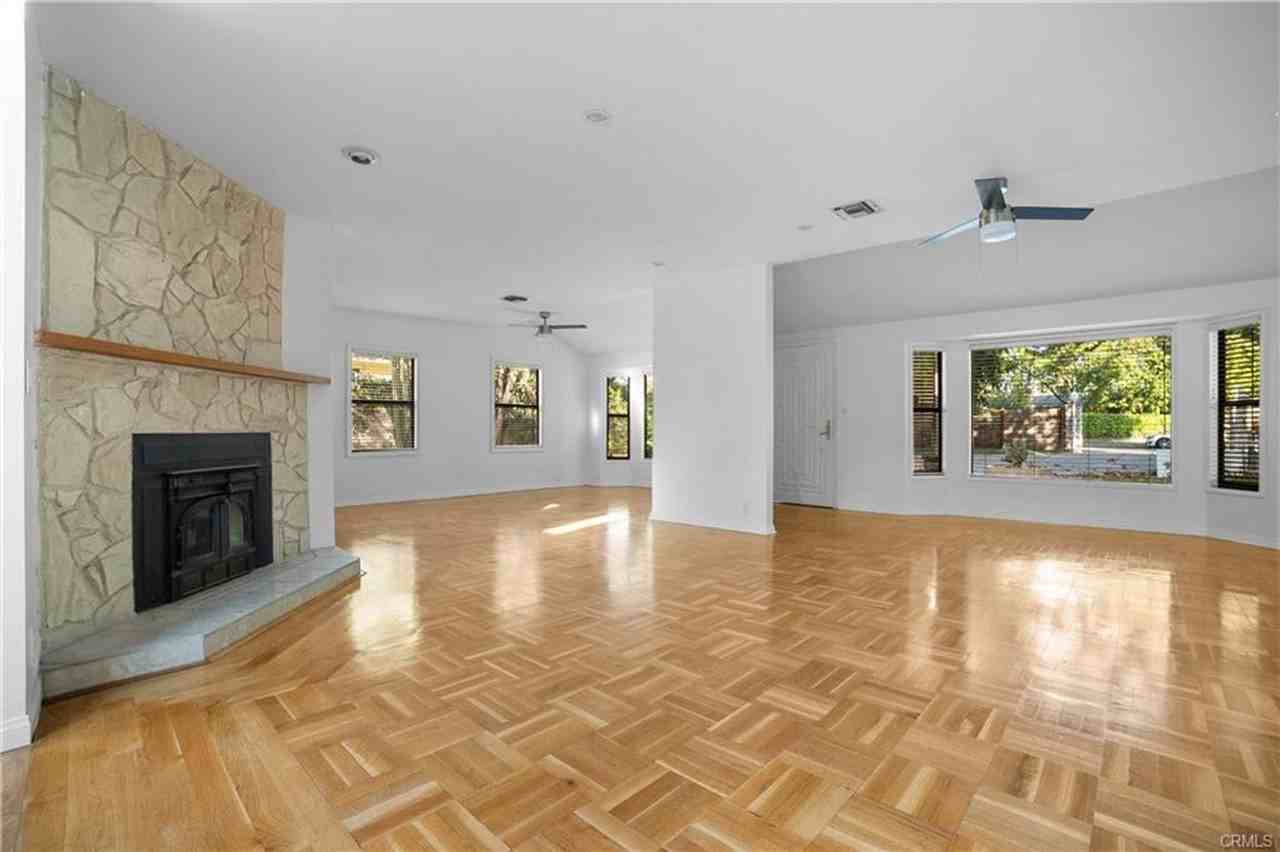 7225 Forbes Ave - Photo 5 of 17