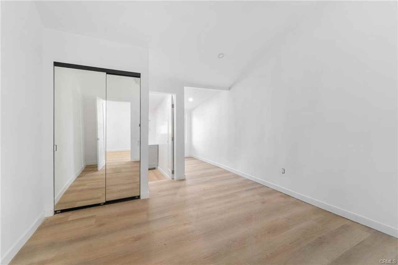 8510 Wilbur Ave - Photo 3 of 12