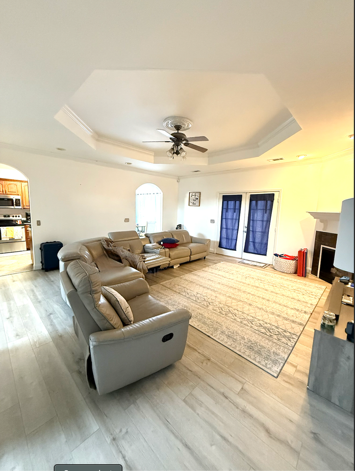 373 Renon Ln - Photo 5 of 17