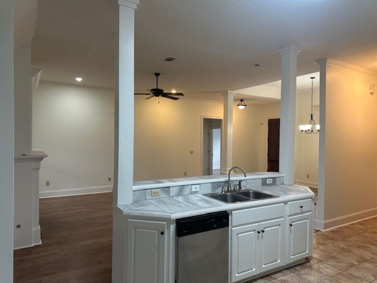 194 Bradfield Rd - Photo 5 of 11