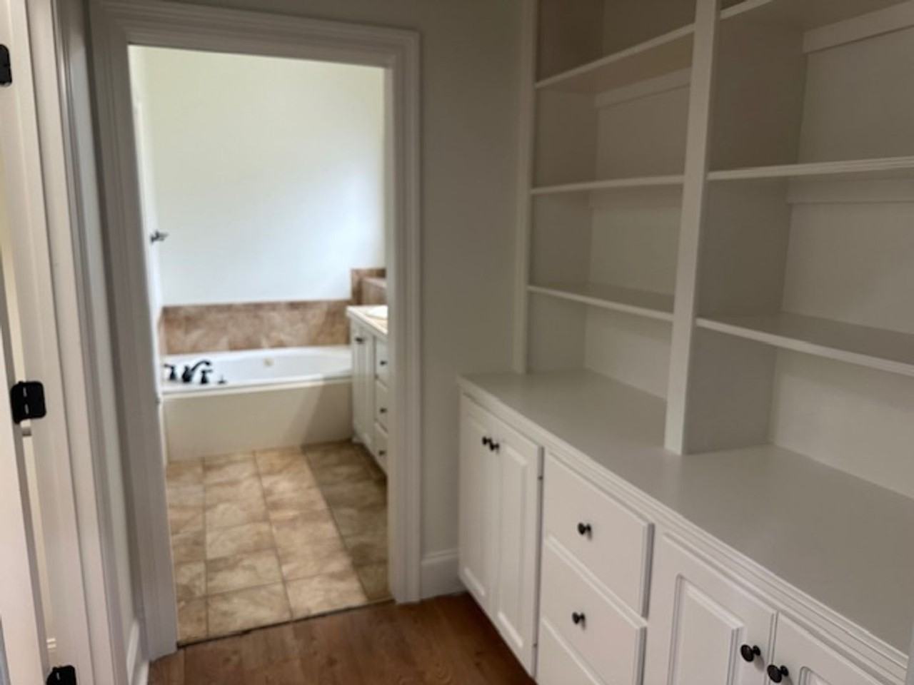 194 Bradfield Rd - Photo 7 of 11