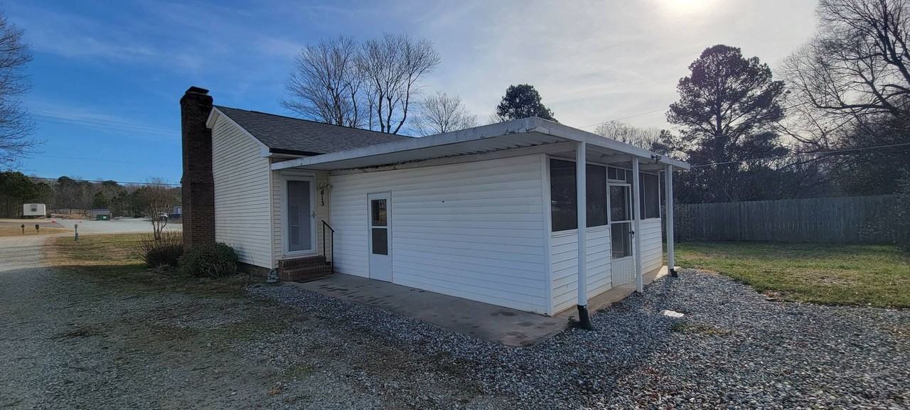 813 Trollingwood Hawflds Rd - Photo 3 of 36