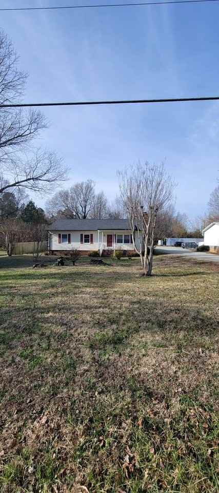 813 Trollingwood Hawflds Rd - Photo 6 of 36