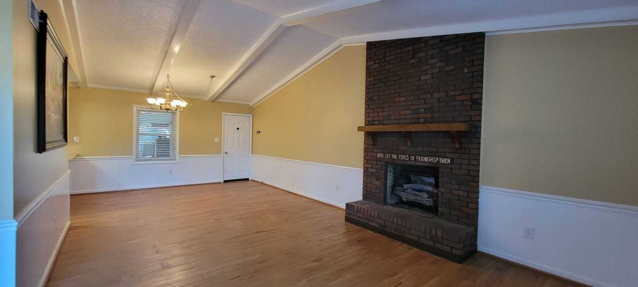 813 Trollingwood Hawflds Rd - Photo 7 of 36