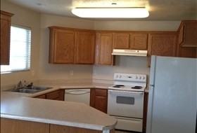 105 W Daybreak Ln - Photo 3 of 11