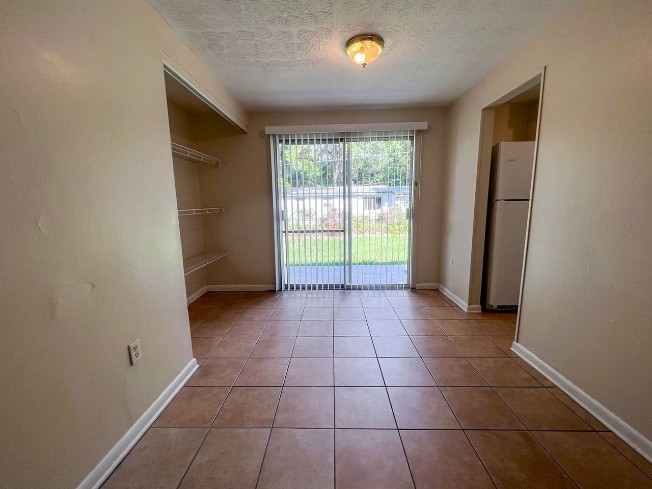 536 Nw 34th St - Photo 4 of 31