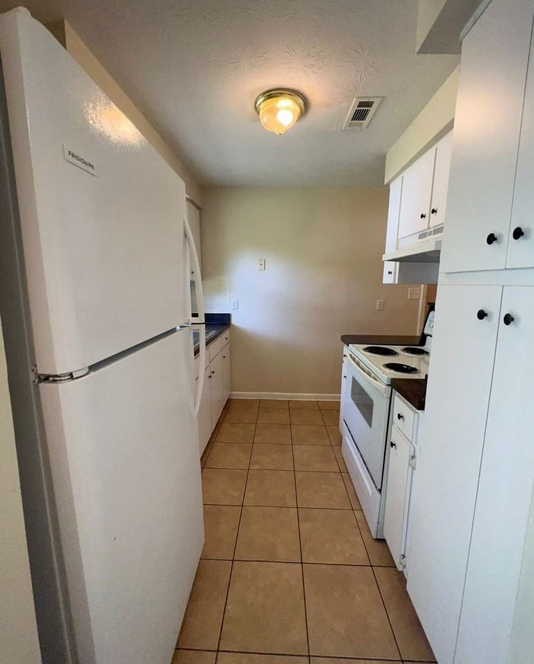 536 Nw 34th St - Photo 6 of 31