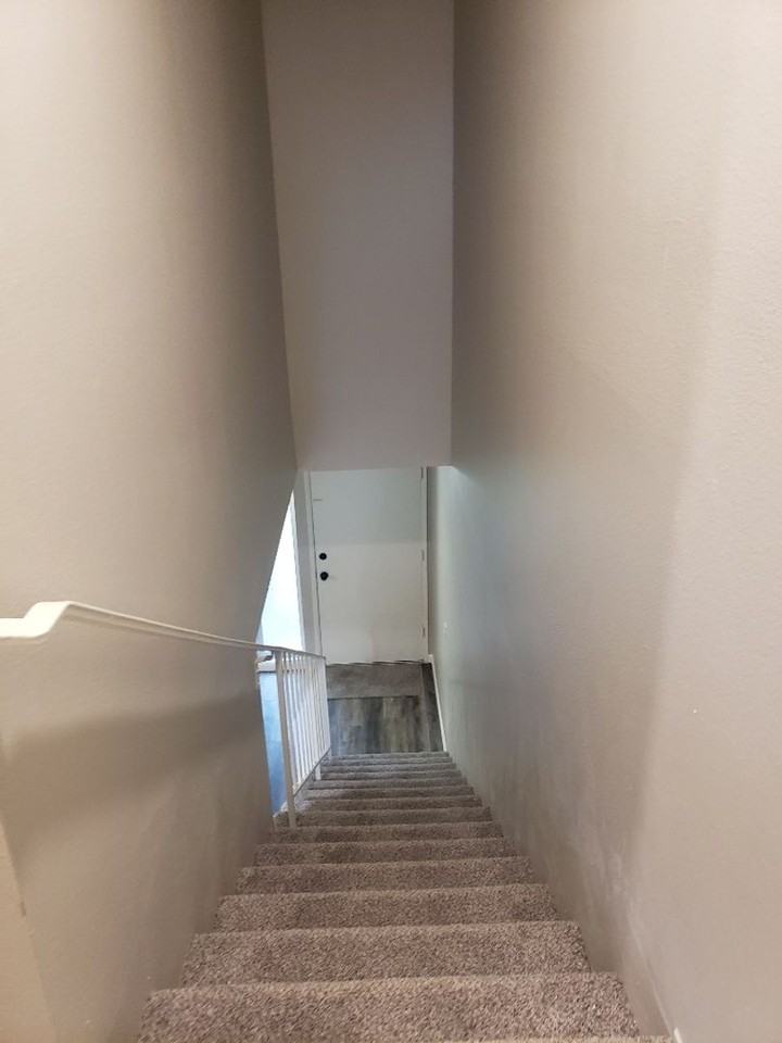 10525 Kerrigan Ct - Photo 3 of 15