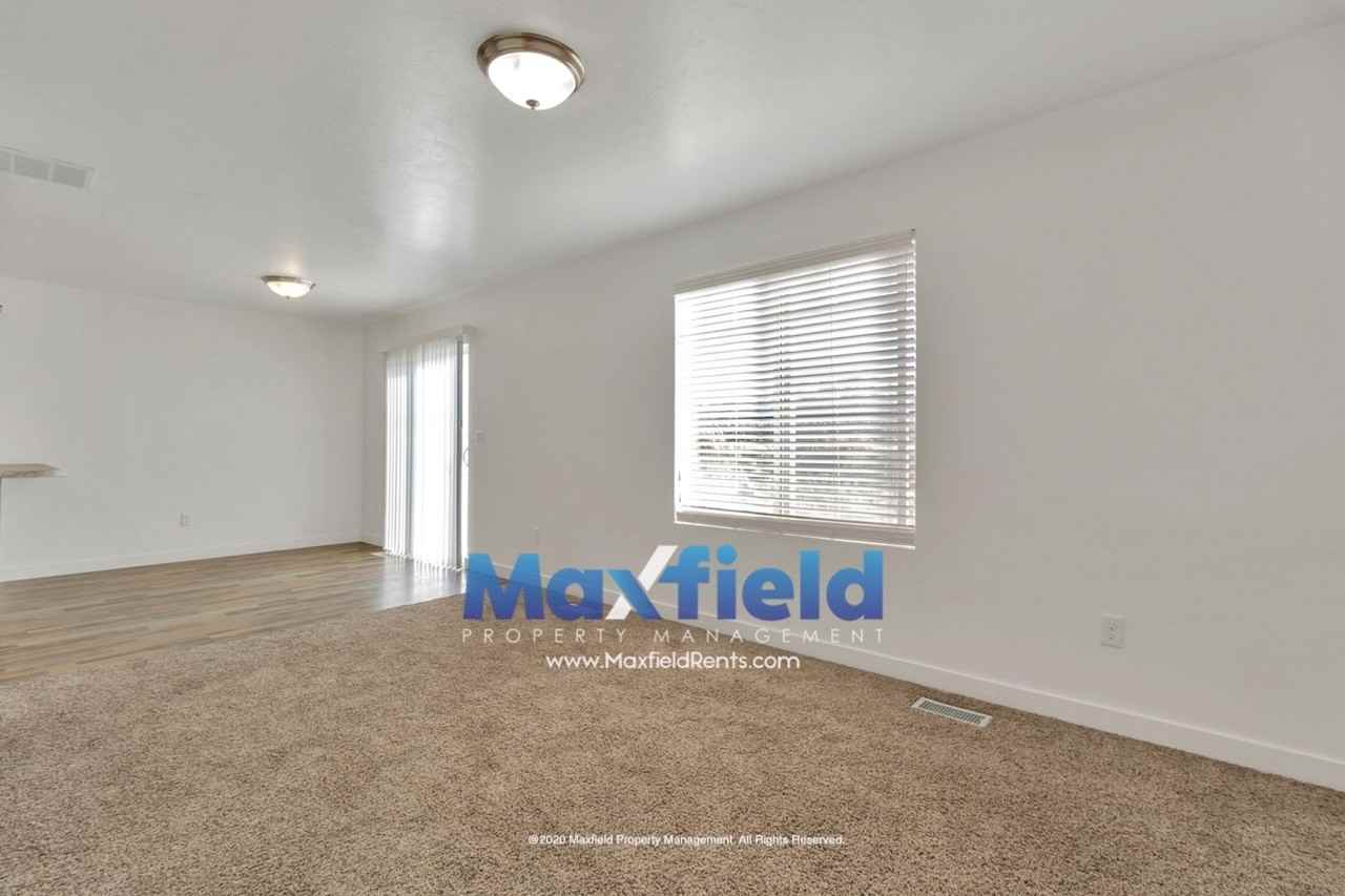 12227 S Ryder Ct - Photo 5 of 24