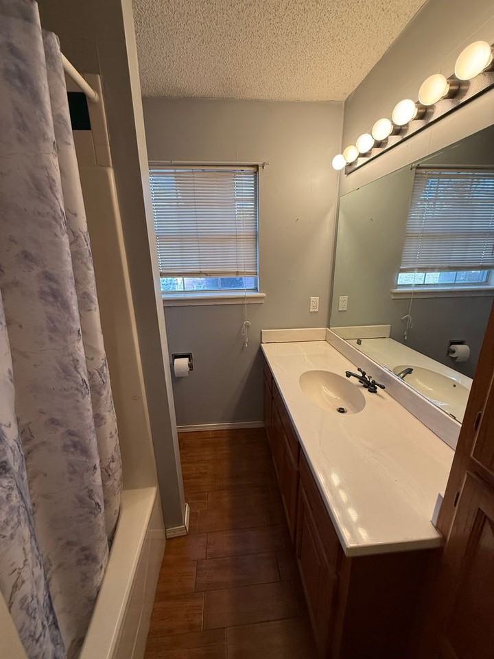 1103 Aspen Ave - Photo 5 of 21