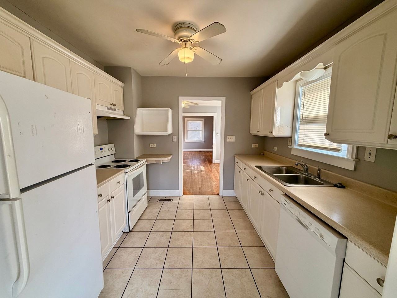 538 S Hardy Ave - Photo 4 of 10