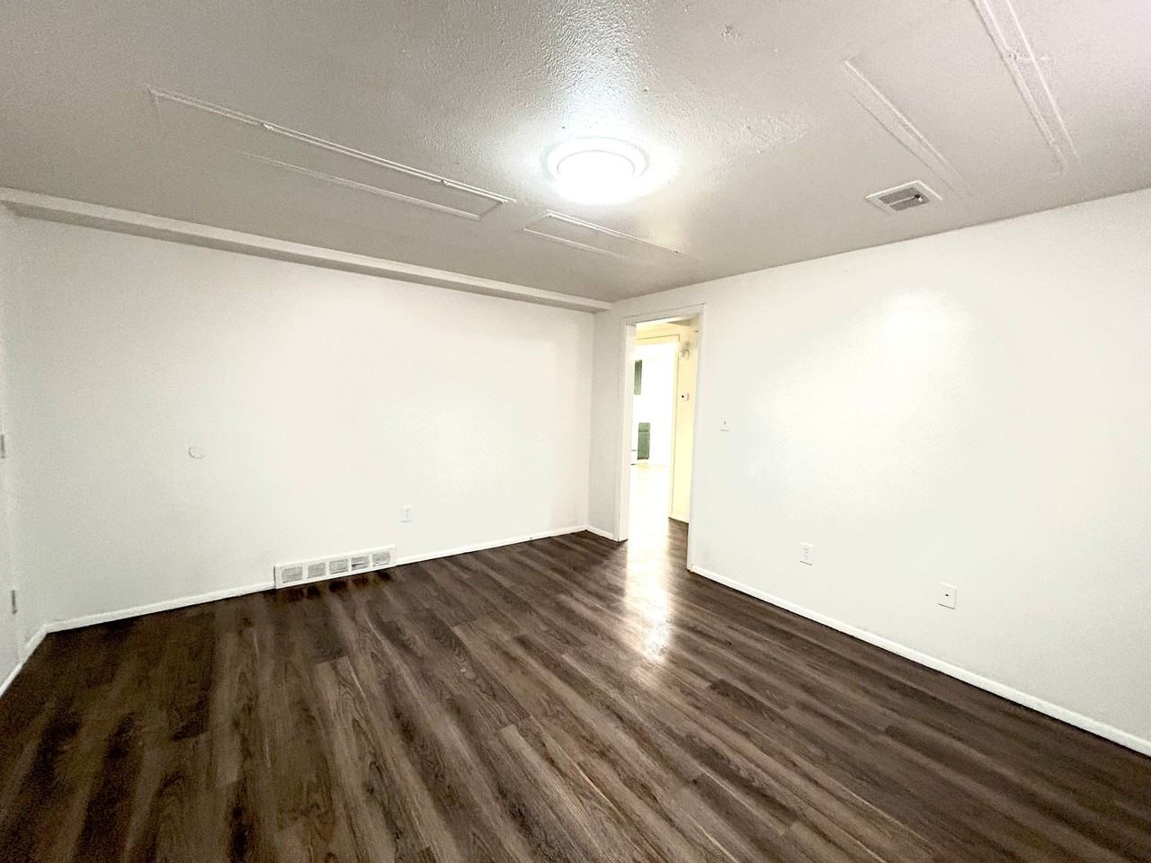 Glenwood 621-820 - Photo 3 of 9