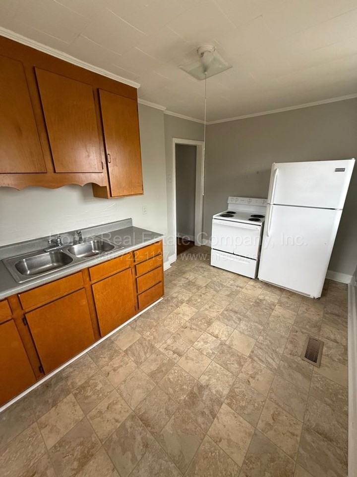 1505 Williamson St - Photo 5 of 7