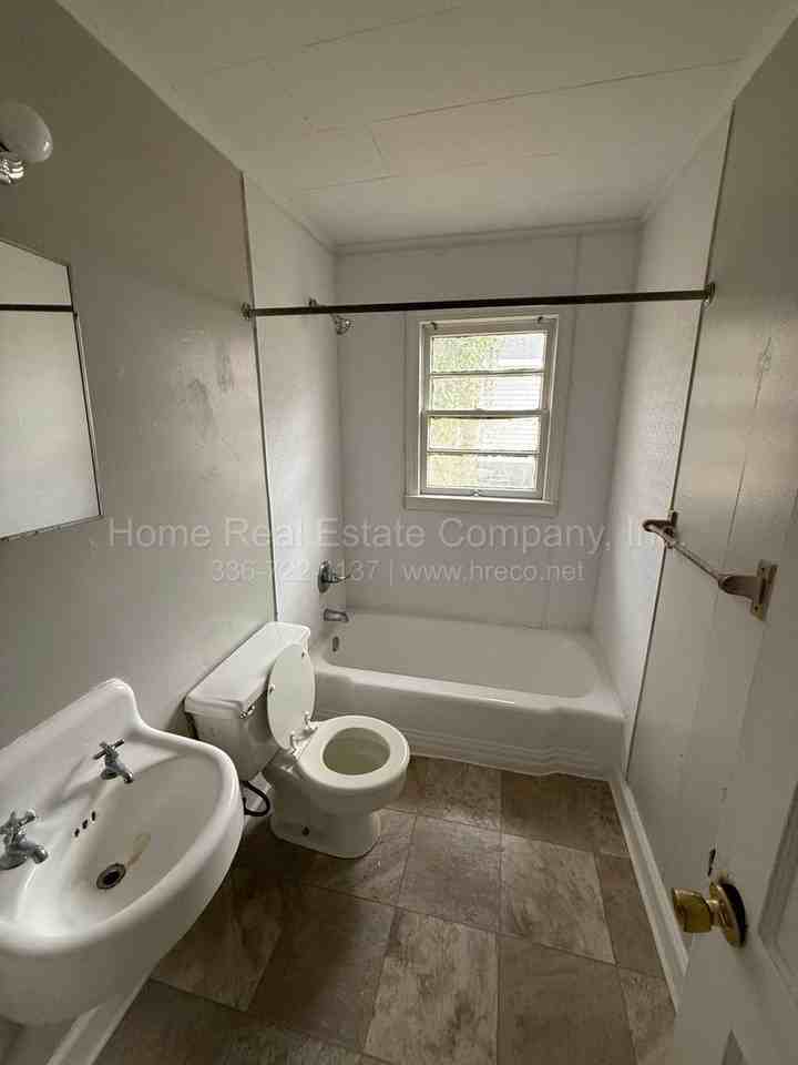 1505 Williamson St - Photo 6 of 7