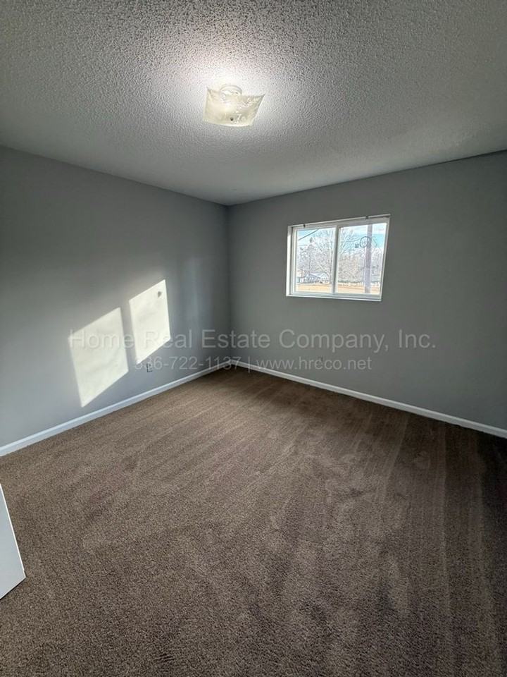 1004 Salisbury St #4B - Photo 4 of 7