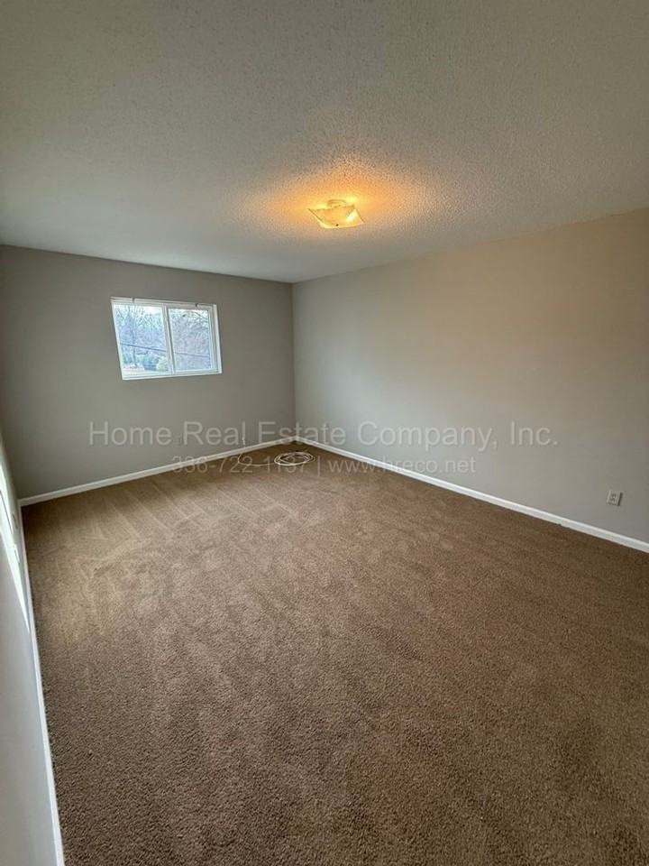 1004 Salisbury St #4B - Photo 5 of 7