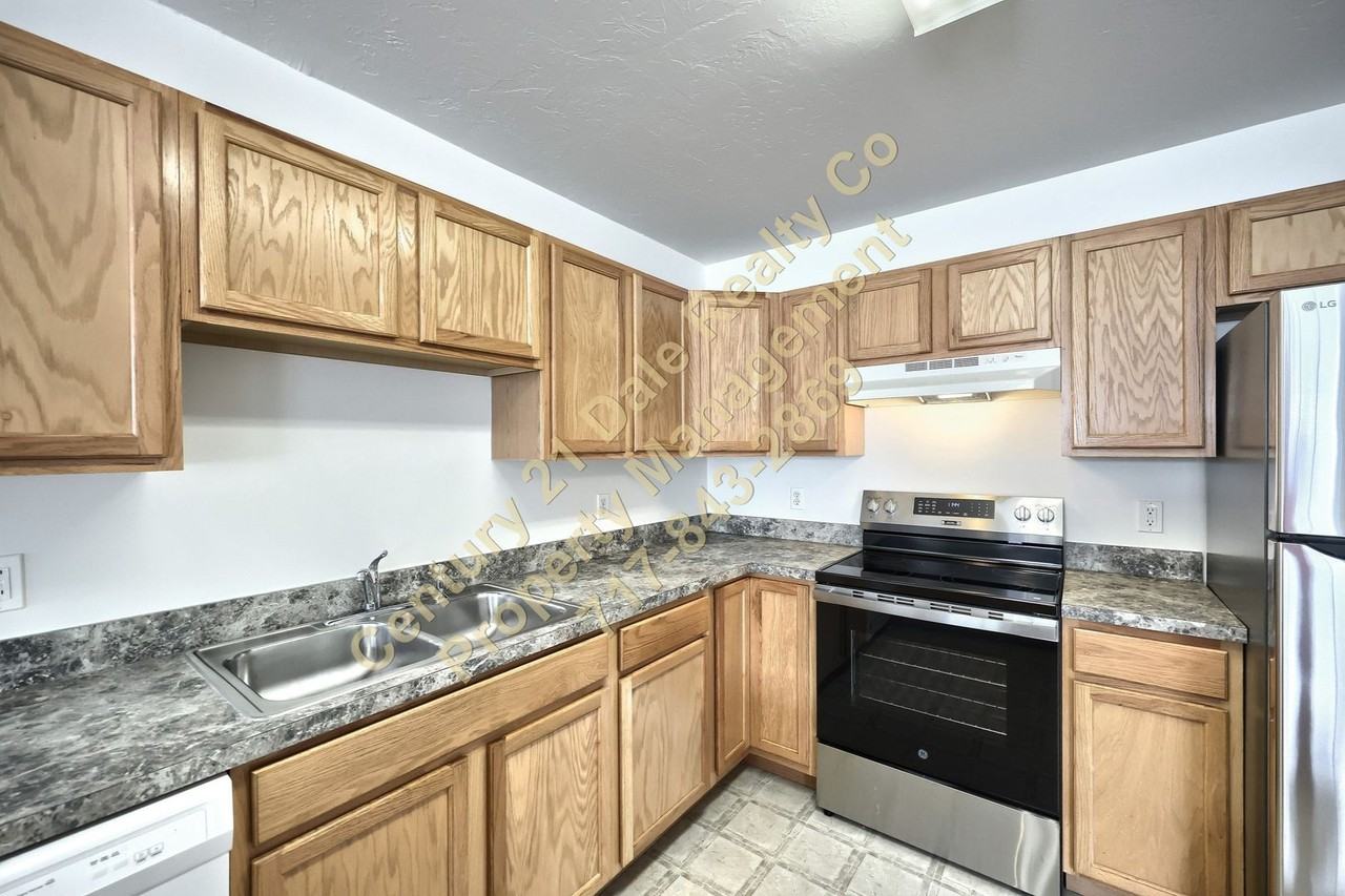 360 W Market St - Photo 2 of 14