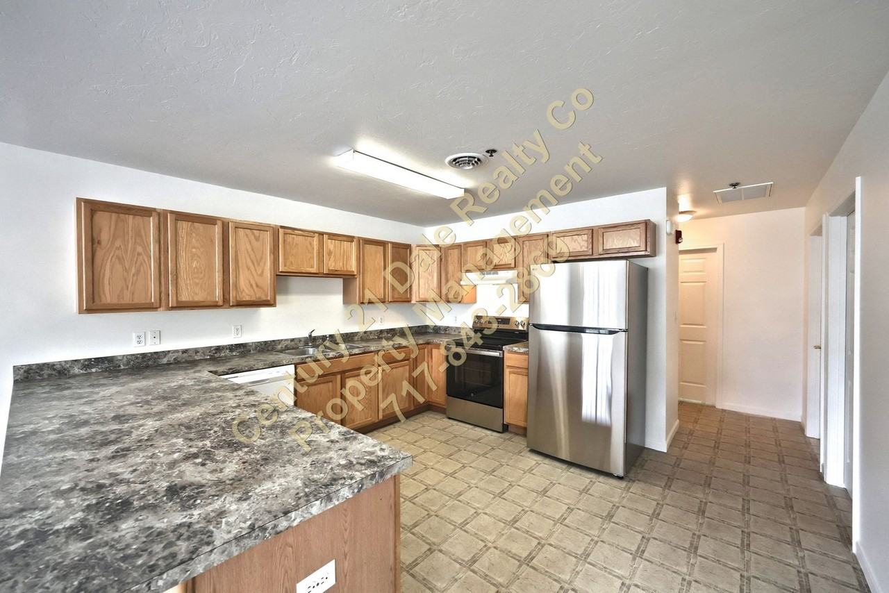 360 W Market St - Photo 3 of 14