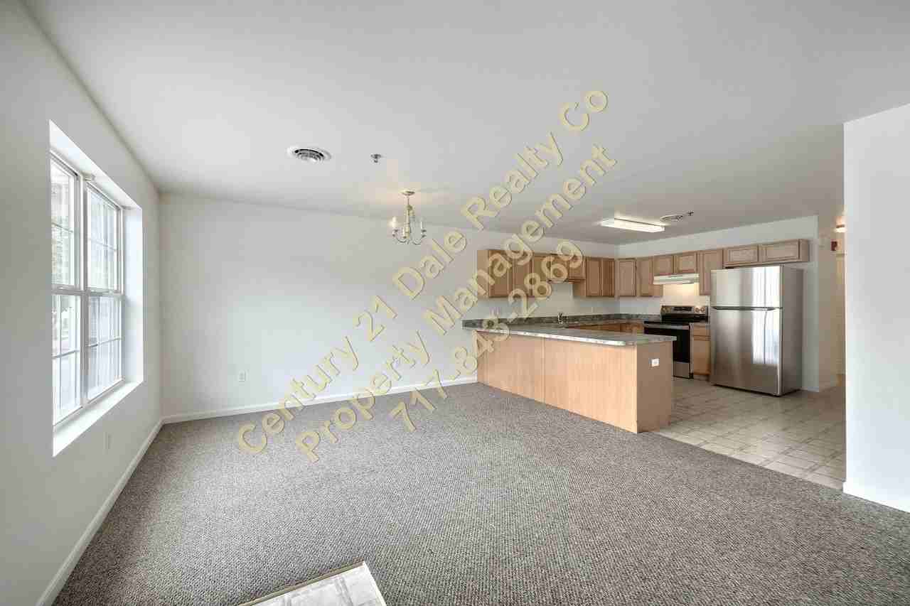 360 W Market St - Photo 5 of 14