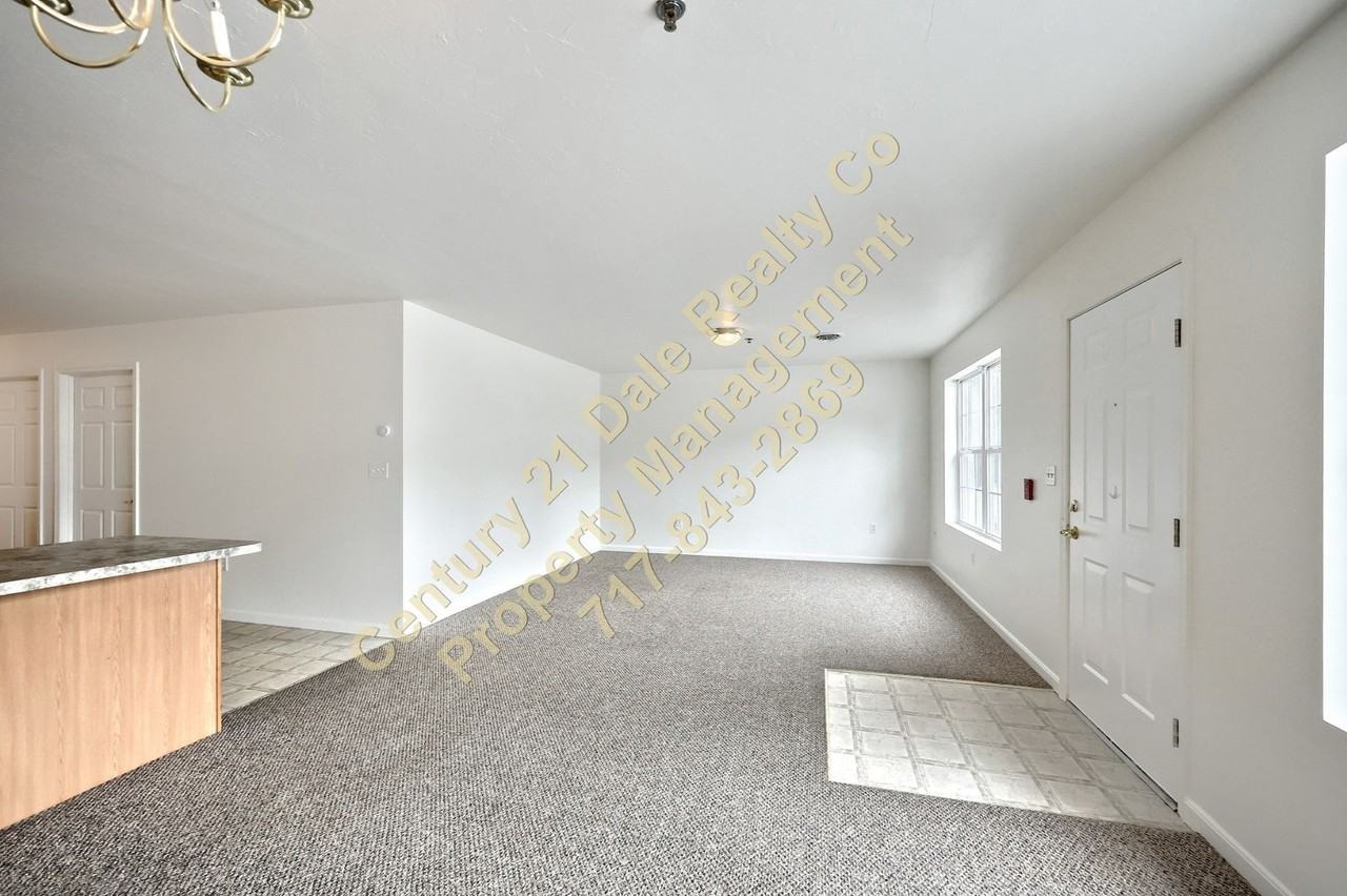 360 W Market St - Photo 7 of 14