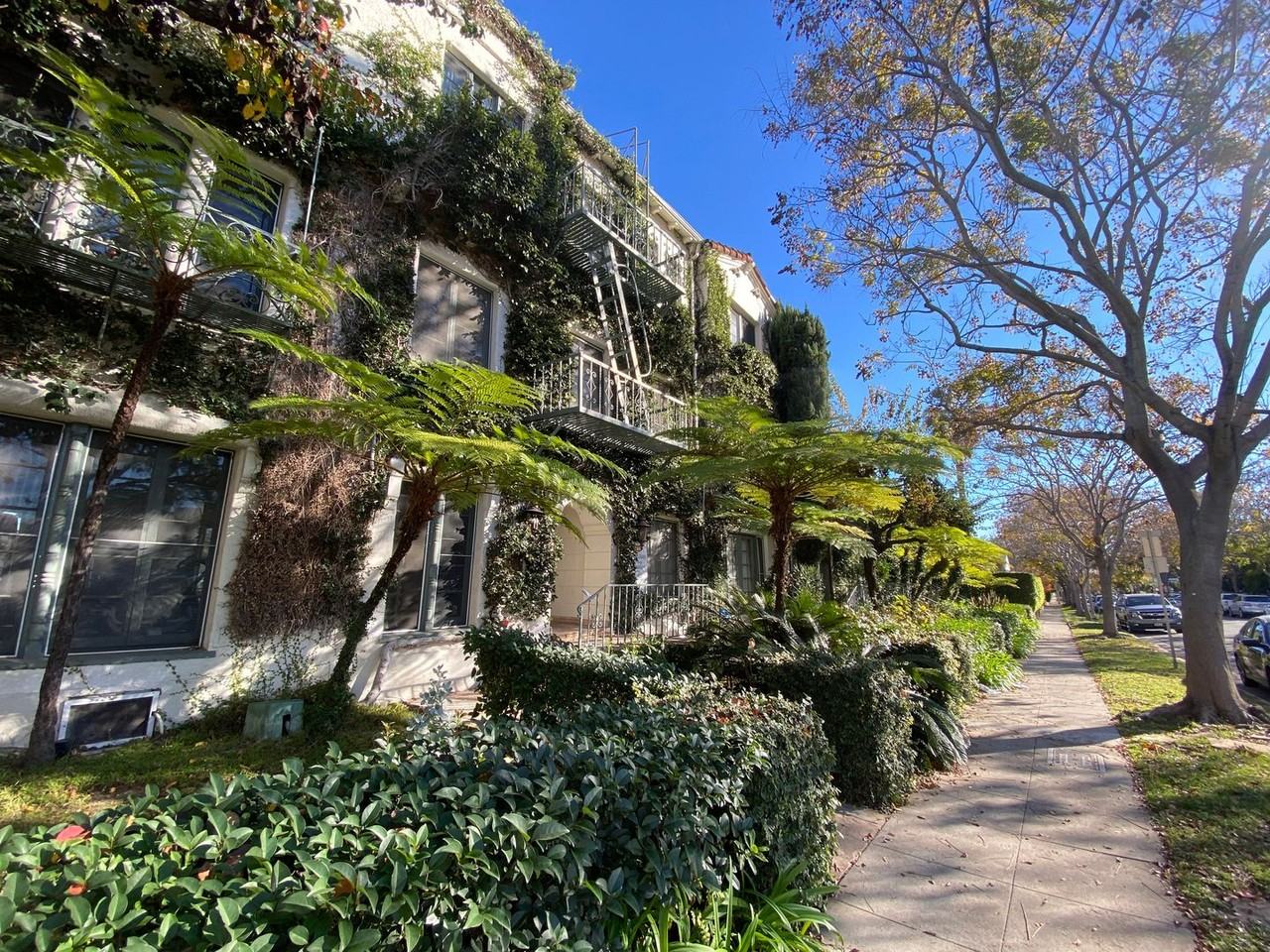 c124 - Photo 4 of 40