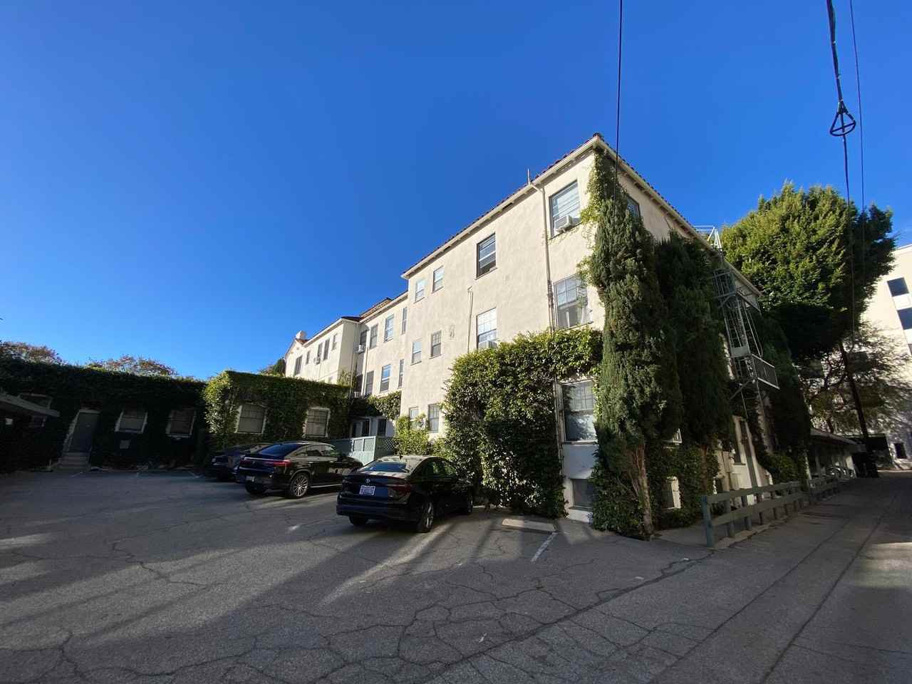 c124 - Photo 6 of 40