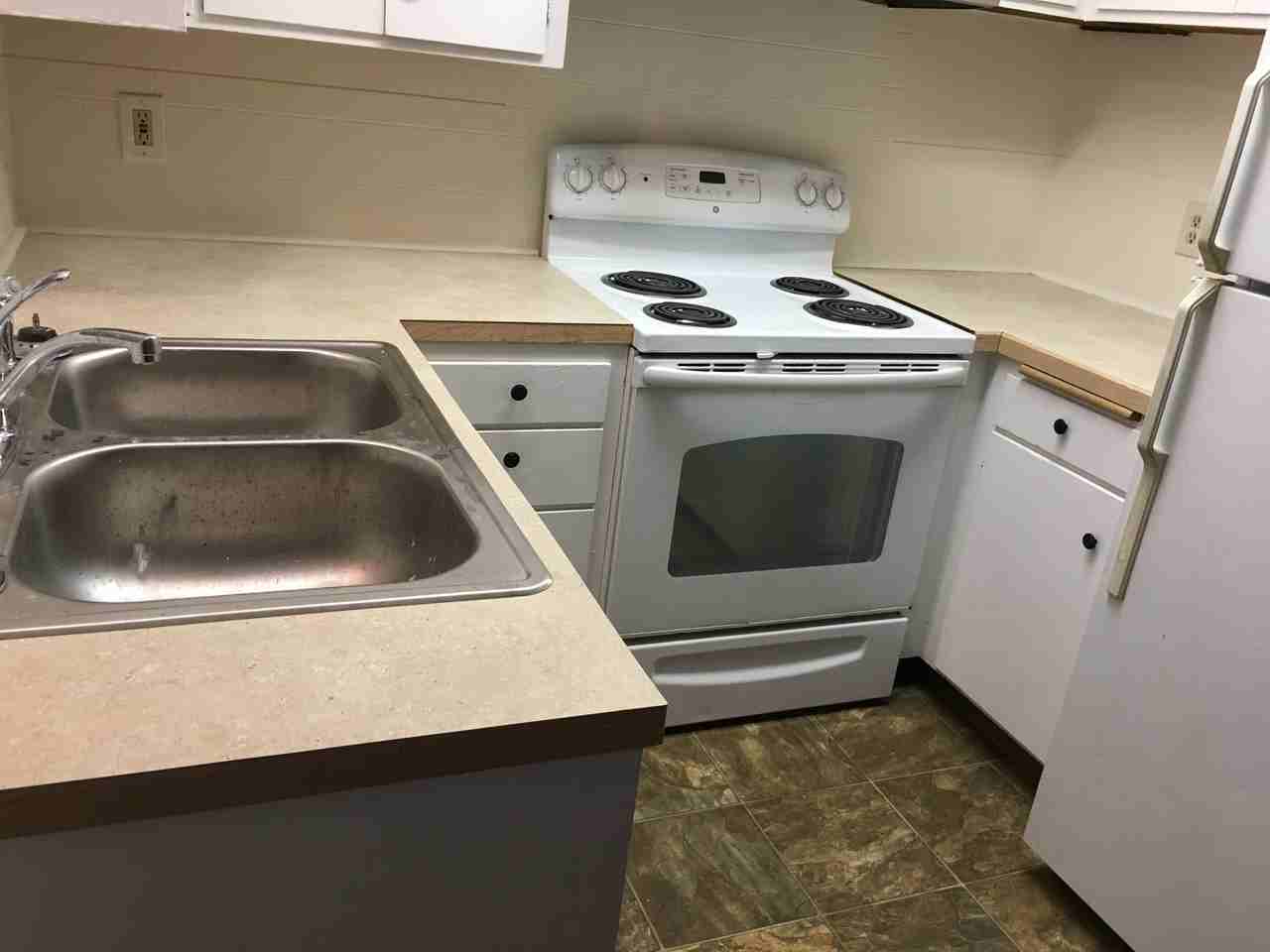 Viking Apartments - Photo 4 of 10