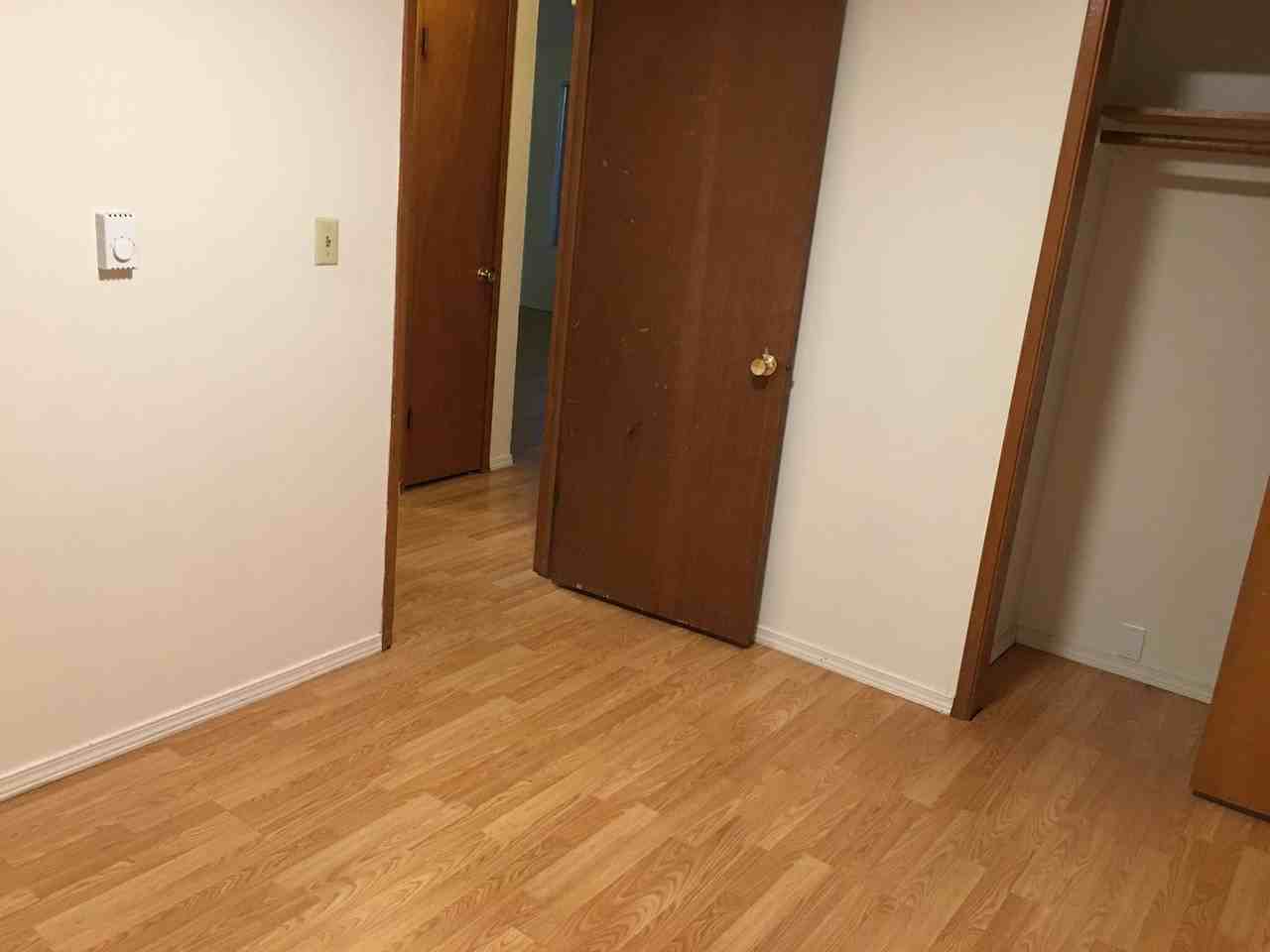 Viking Apartments - Photo 7 of 10