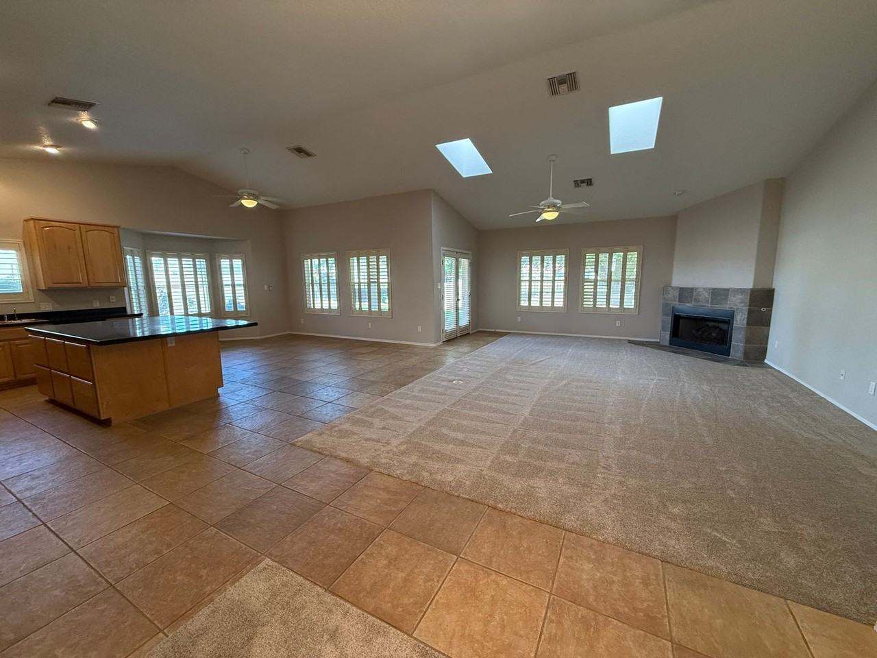 10216 S Del Rey Dr - Photo 2 of 25