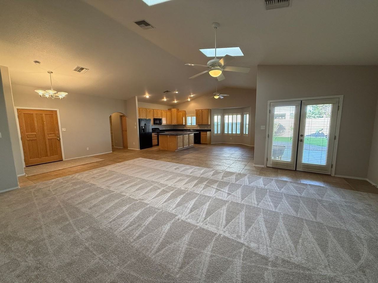 10216 S Del Rey Dr - Photo 3 of 25