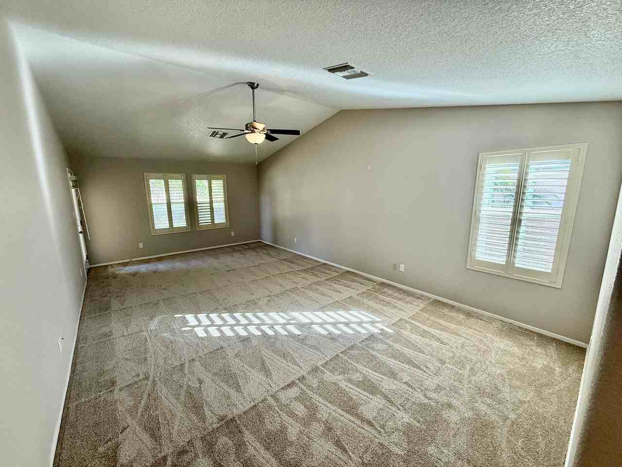 10216 S Del Rey Dr - Photo 5 of 25