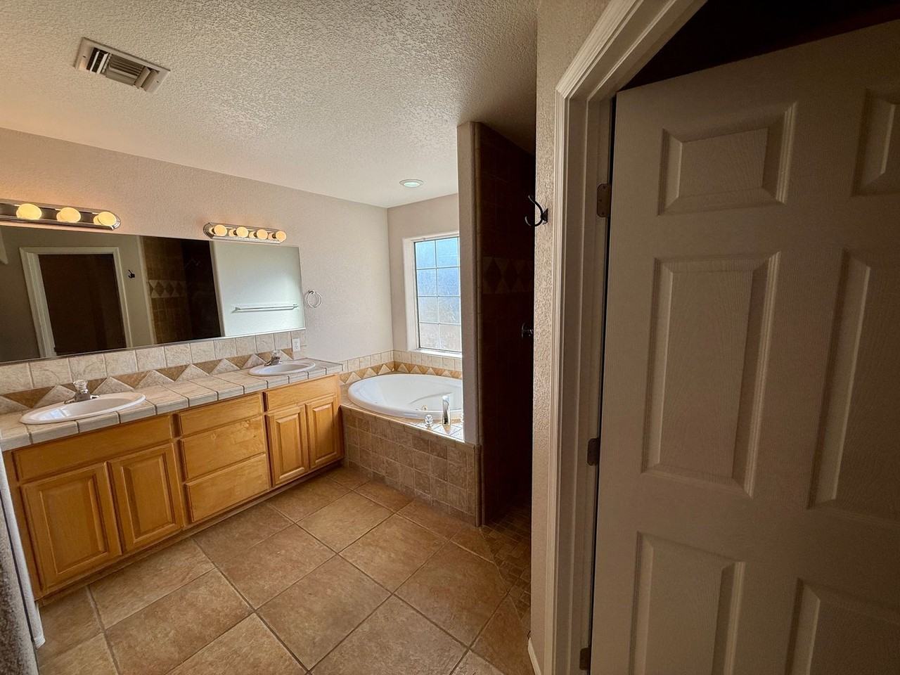 10216 S Del Rey Dr - Photo 7 of 25