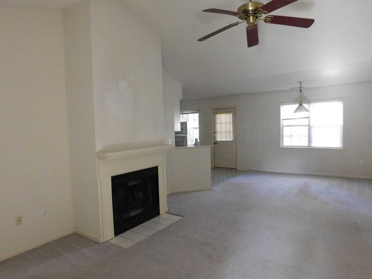 213 Esquire Ct - Photo 3 of 15