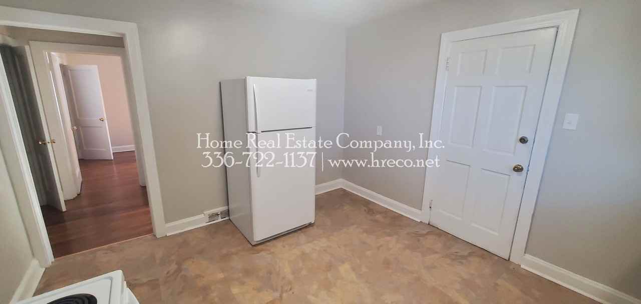 4013 Indiana Ave - Photo 4 of 10