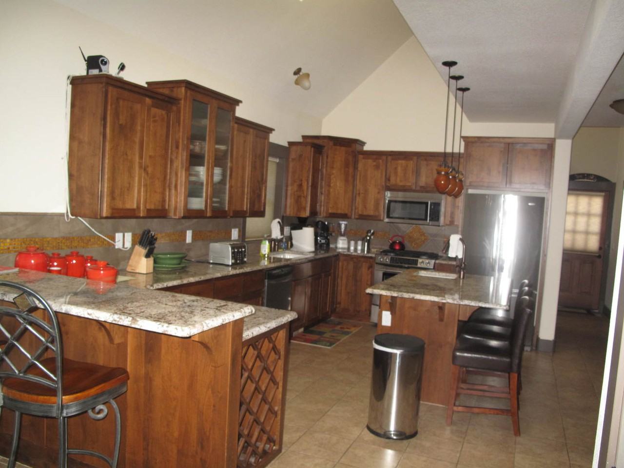 536 E Jefferson Ave - Photo 3 of 9