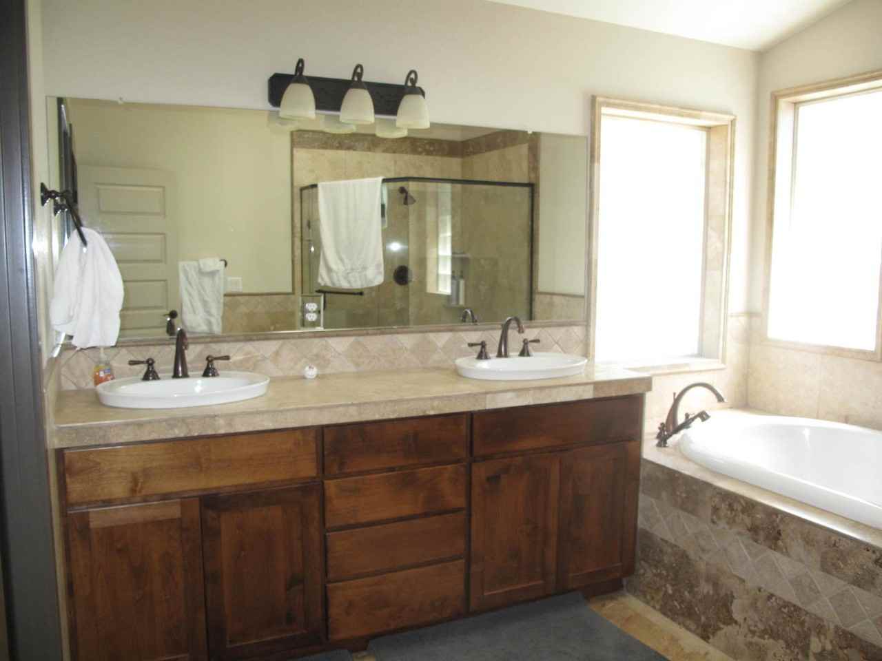 536 E Jefferson Ave - Photo 6 of 9